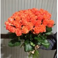 35 коралловых роз